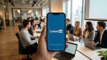 LinkedIn admite que su feed se llenó de contenido generado por IA y empieza a limitarlo