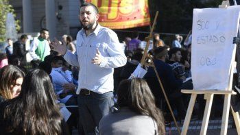 Gremios universitarios en pie de guerra con el gobierno Gremios universitarios en pie de guerra con el gobierno