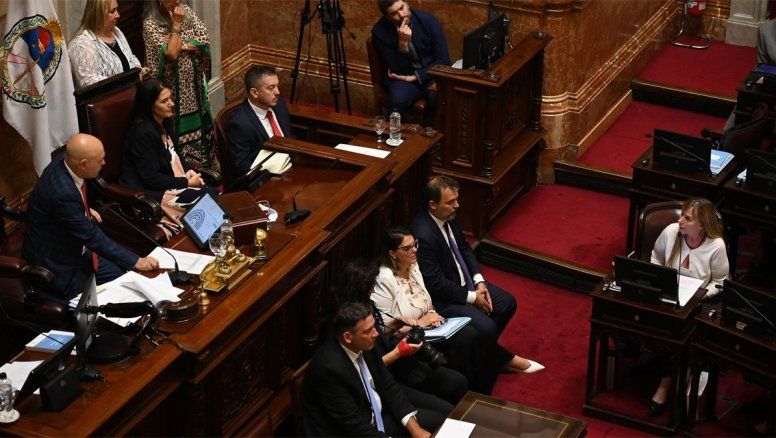 Senado: Con los votos asegurados, el Gobierno maniobra para frenar la suba de jubilaciones