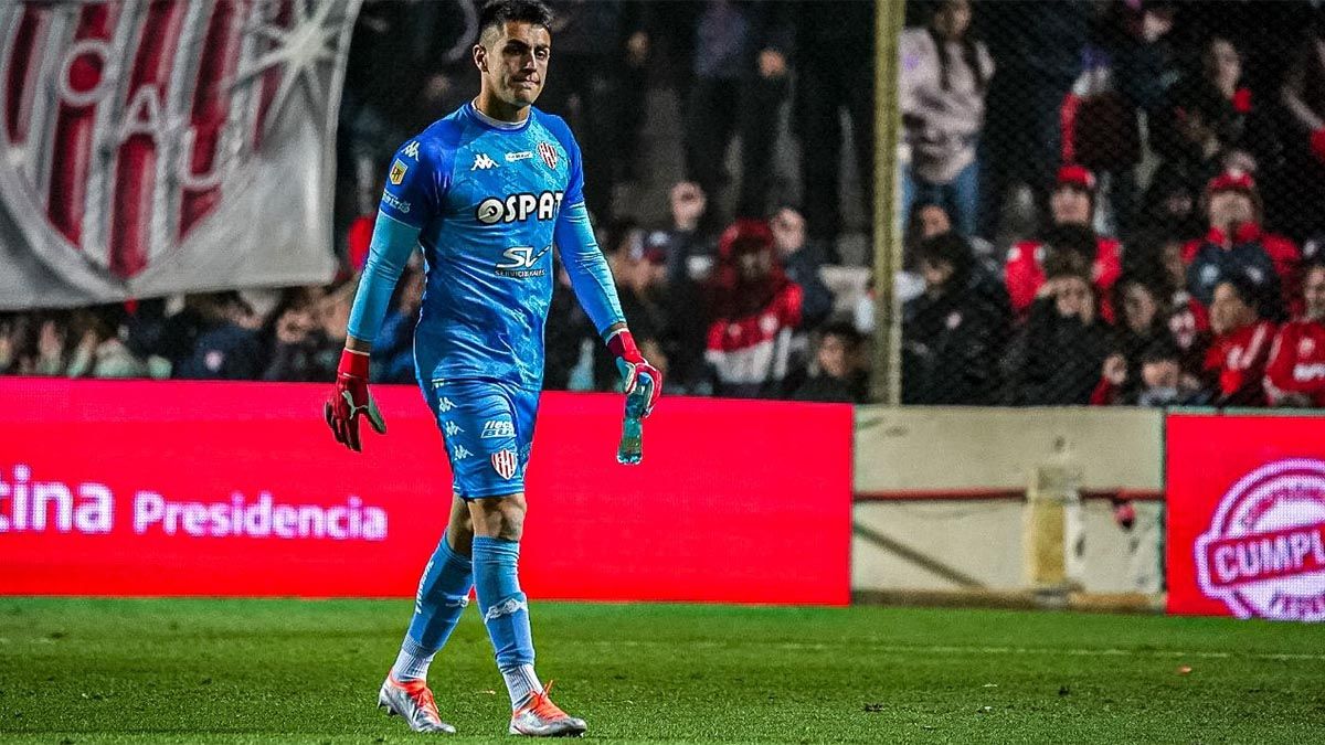 Unión de Santa Fe sufrió otra inhibición de la FIFA por el préstamo de Brayan Castrillón sumado a que perdería la categoría.