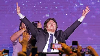 El Gobierno quiere los votos del exterior y prepara un decreto para simplificar el trámite