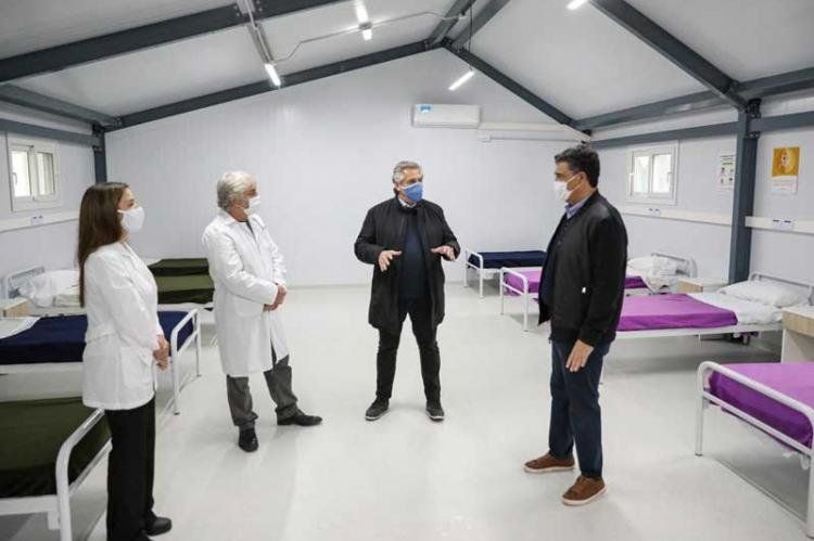 Alberto Fernández y Jorge Macri en el Hospital de Campaña en Campo 1, Vicente López.