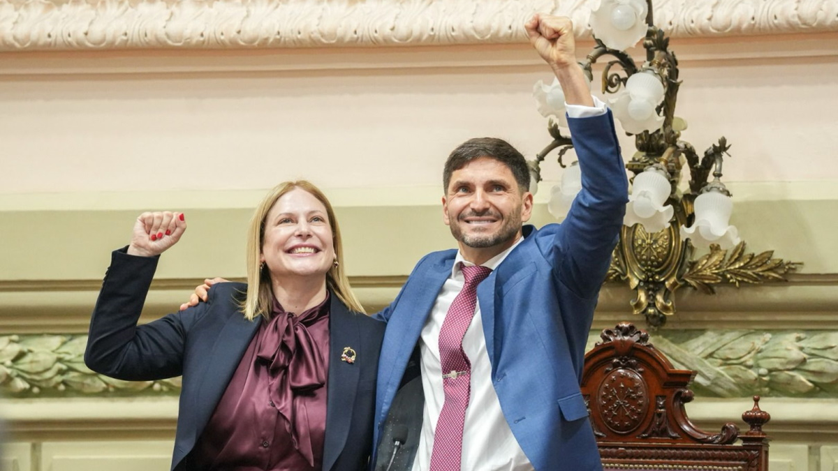 Complicados. Complicados.