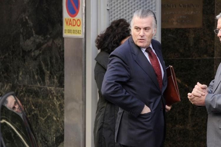 La Gaceta ha publicado hoy (sábado 02/03) que el 18/02, empleados del partido descerrajaron y requisaron material del despacho de Luis Bárcenas bajo las órdenes del abogado Alberto Pío Durán, persona de confianza de la secretaria general del PP, María D