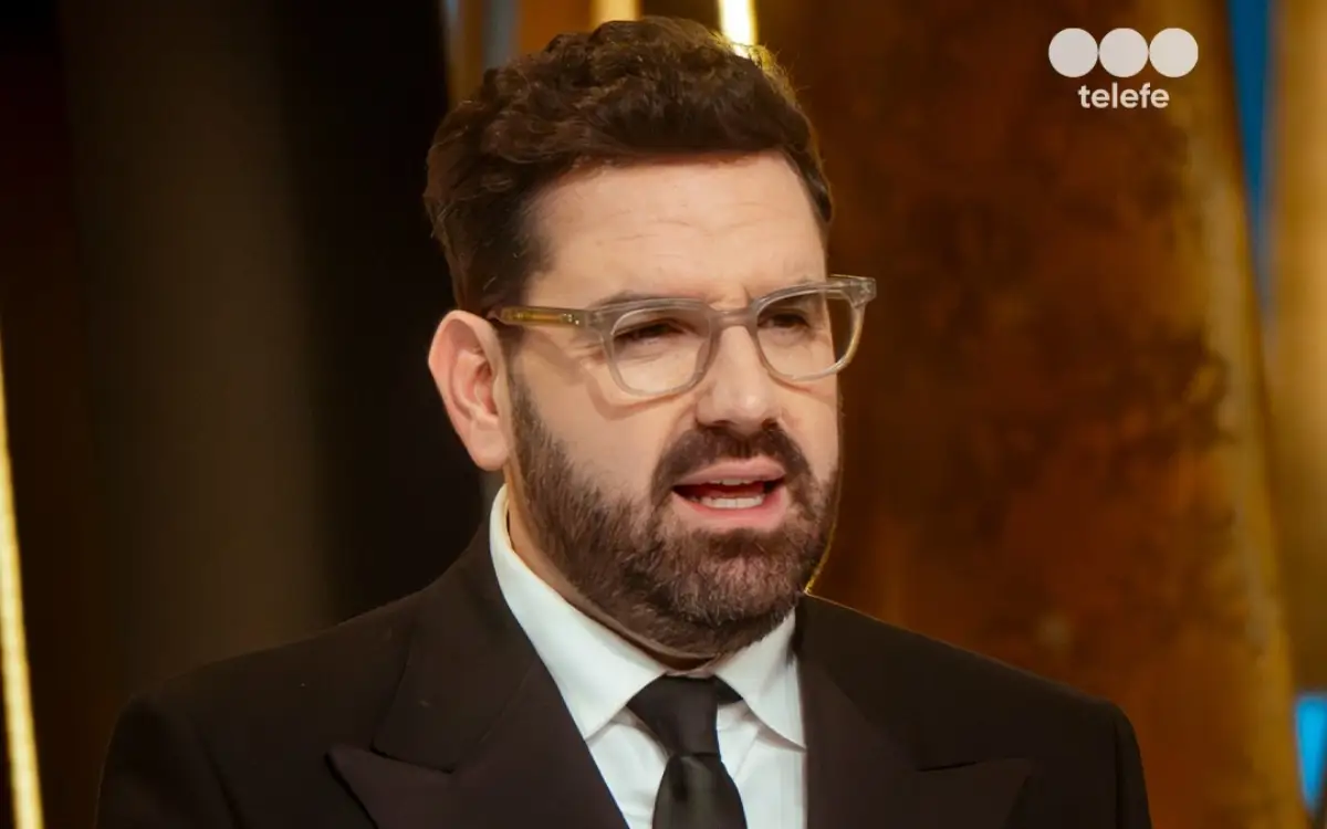 Damián Betular se ausentaría de MasterChef Celebrity durante enero para protagonizar Hairspray en Mar del Plata. Su salida temporal obligaría a Telefe a buscar un reemplazante. Foto: Captura Telefe Damián Betular se ausentaría de MasterChef Celebrity durante enero para protagonizar Hairspray en Mar del Plata. Su salida temporal obligaría a Telefe a buscar un reemplazante. Foto: Captura Telefe
