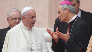 El Papa Francisco y el emisario del Vaticano, Matteo Zuppi. El Papa Francisco y el emisario del Vaticano, Matteo Zuppi.