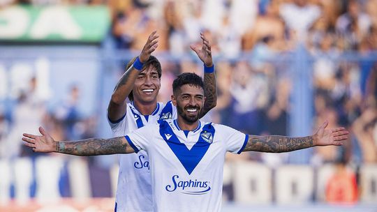 Manuel Lanzini puso la igualdad parcial para Vélez de tiro libre Manuel Lanzini puso la igualdad parcial para Vélez de tiro libre