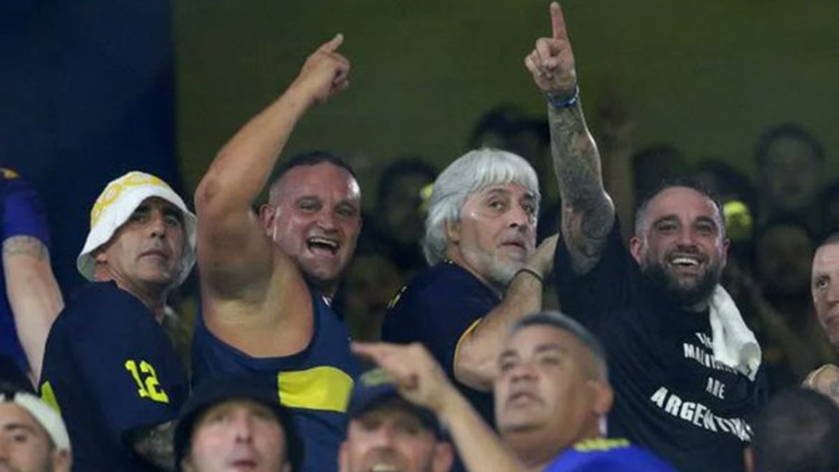 Boca sufrió una dura caída ante Colón 1-2 y La 12 amenazó al plantel profesional, ¿y la dirigencia?. (Foto: Twitter: TyC Sports)