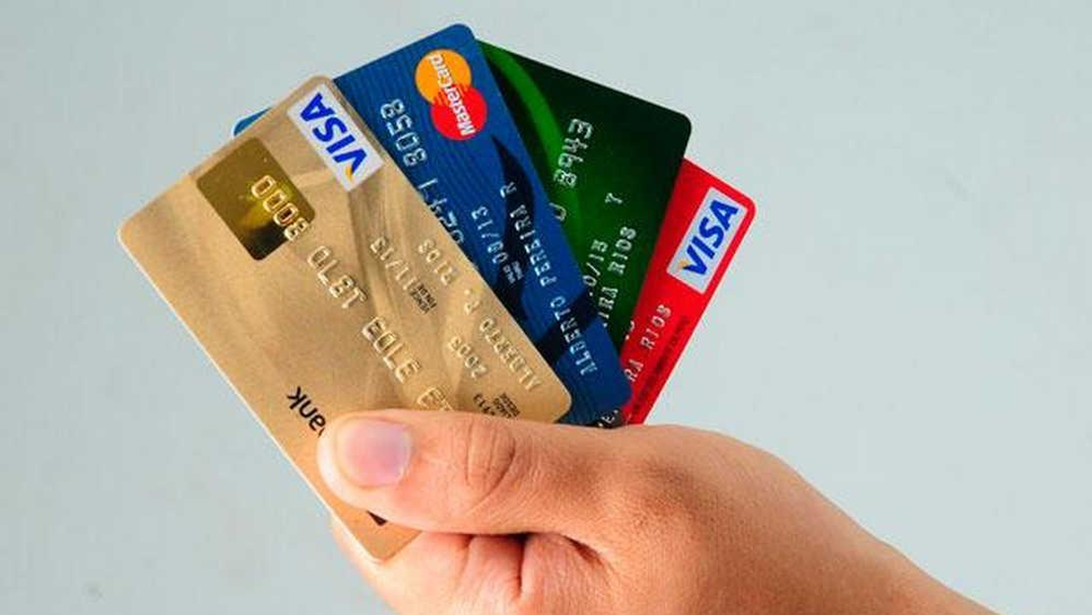Los gastos de las tarjetas de crédito pueden ser una opción para acceder a pasajes más baratos o gratuitos. Foto: El Cronista