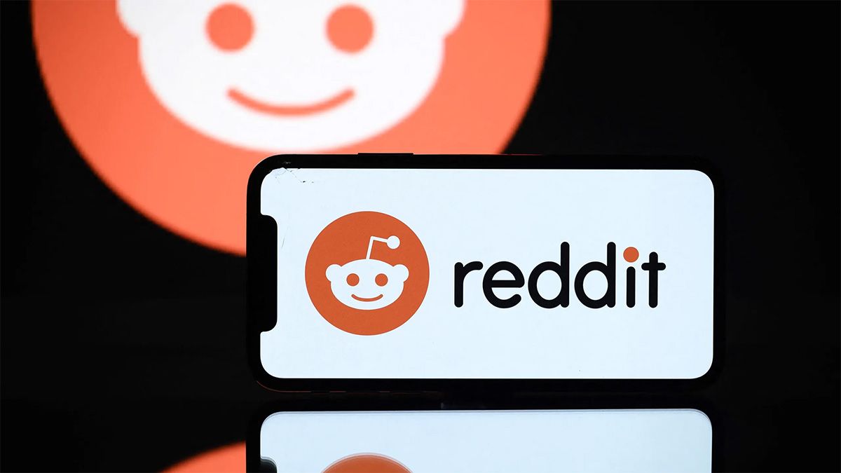 ChatGPT destrozó a Reddit que tuvo hasta un 86% menos de citas en cuestión de días. ChatGPT destrozó a Reddit que tuvo hasta un 86% menos de citas en cuestión de días.