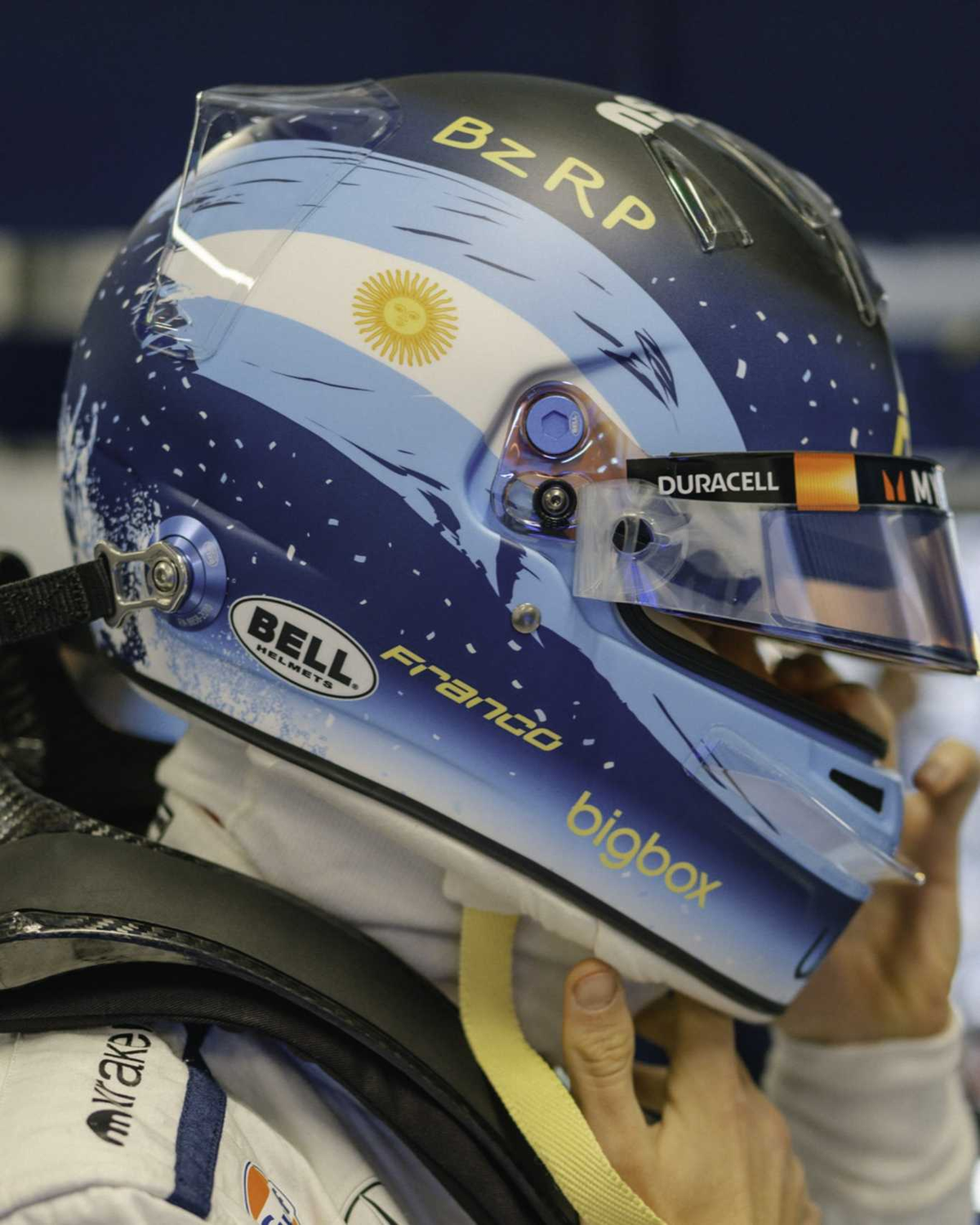 Franco Colapinto correrá con un casco en homenaje a la Selección Argentina que salió campeón del Mundo en Qatar. Franco Colapinto correrá con un casco en homenaje a la Selección Argentina que salió campeón del Mundo en Qatar.