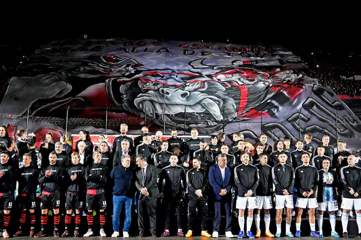 Luego del escándalo por la bandera, hubo allanamientos en El Coloso y vinculaciones con el propio presidente del club, Ignacio Astore. Luego del escándalo por la bandera, hubo allanamientos en El Coloso y vinculaciones con el propio presidente del club, Ignacio Astore. 