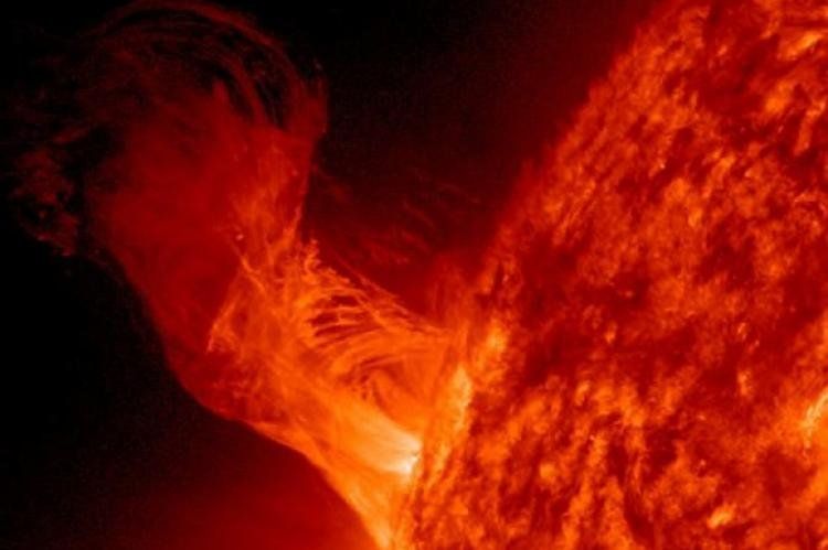 ERUPCION%20SOLAR.jpg