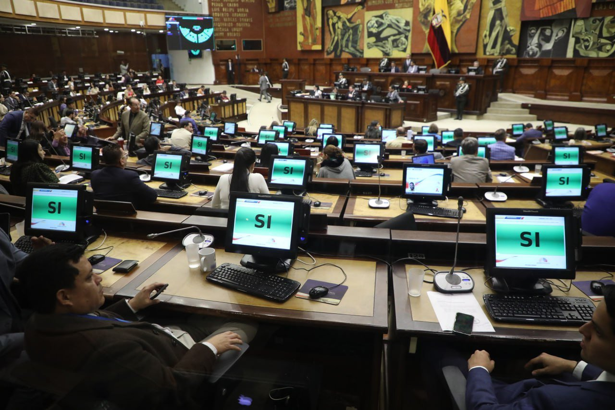La resolución, aprobada con 111 votos a favor, dispone la comparecencia del director del Centro de Inteligencia Estratégica, Michele Sensi Contoji. Foto: EFE. La resolución, aprobada con 111 votos a favor, dispone la comparecencia del director del Centro de Inteligencia Estratégica, Michele Sensi Contoji. Foto: EFE.