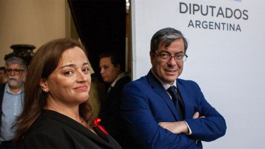 Fuerza Patria arrancará con dos diputados menos de lo esperado. Fuerza Patria arrancará con dos diputados menos de lo esperado.