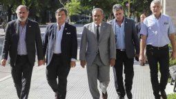 altText(Reunión clave: Basterra busca calmar la furia de la Mesa de Enlace)}