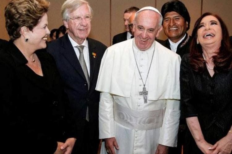 La presidenta Cristina Fernández y su comitiva participaron de la misa de cierre de la JMJ en la playa de Copacabana, por invitación de la mandataria brasileña Dilma Rousseff. También estuvieron el presidente de Bolivia, Evo Morales, y el vicepresidente d