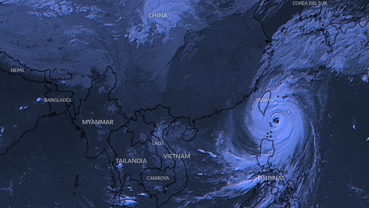 El tifón Kong-rey se acerca a Taiwán. El tifón Kong-rey se acerca a Taiwán. 