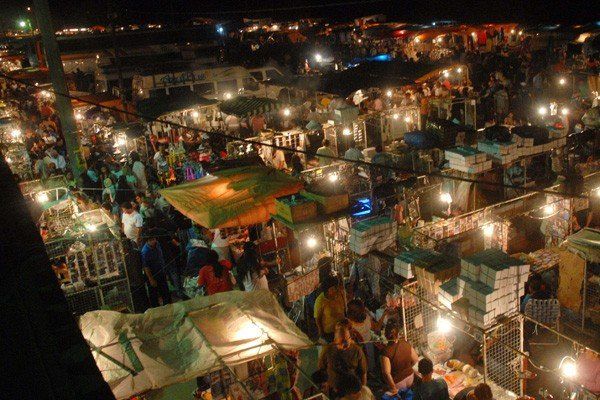 La Salada en plena actividad nocturna.