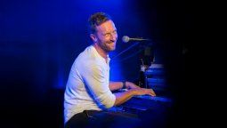 altText(Chris Martin (Coldplay) lanzó una advertencia tras el viral que dinamitó dos matrimonios)}