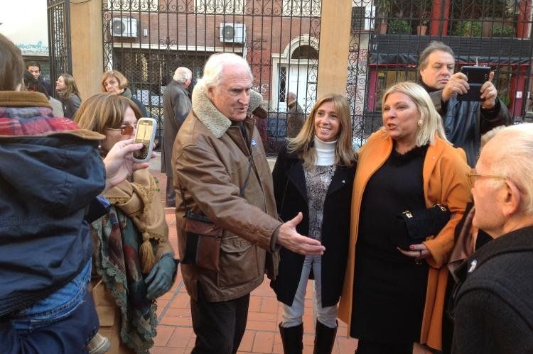En la porteña iglesia católica Santo Domingo, los candidatos de Coalición Sur, Fernando Solanas (a senador nacional) y Elisa Carrió (a diputada nacional N°1)  homenajearon a Manuel Belgrano, al cumplirse el 193 aniversario de su fallecimiento.