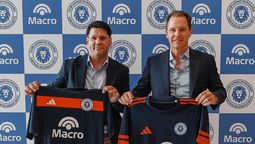 Jorge Brito (Banco Macro) y Matías Messi (presidente de Leones FC y hermano de Lionel)
