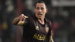Lanús intimó al zaguero Cristian Lema que espera una oferta de Boca Juniors para este año y el “Granate” exigió la suma de 400 mil dólares para liberarlo.
