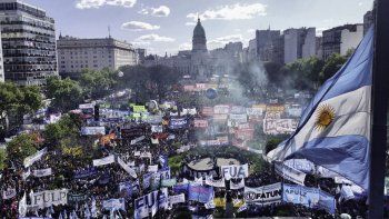 Marcha universitaria transformada en repudio al gobierno de Javier Milei