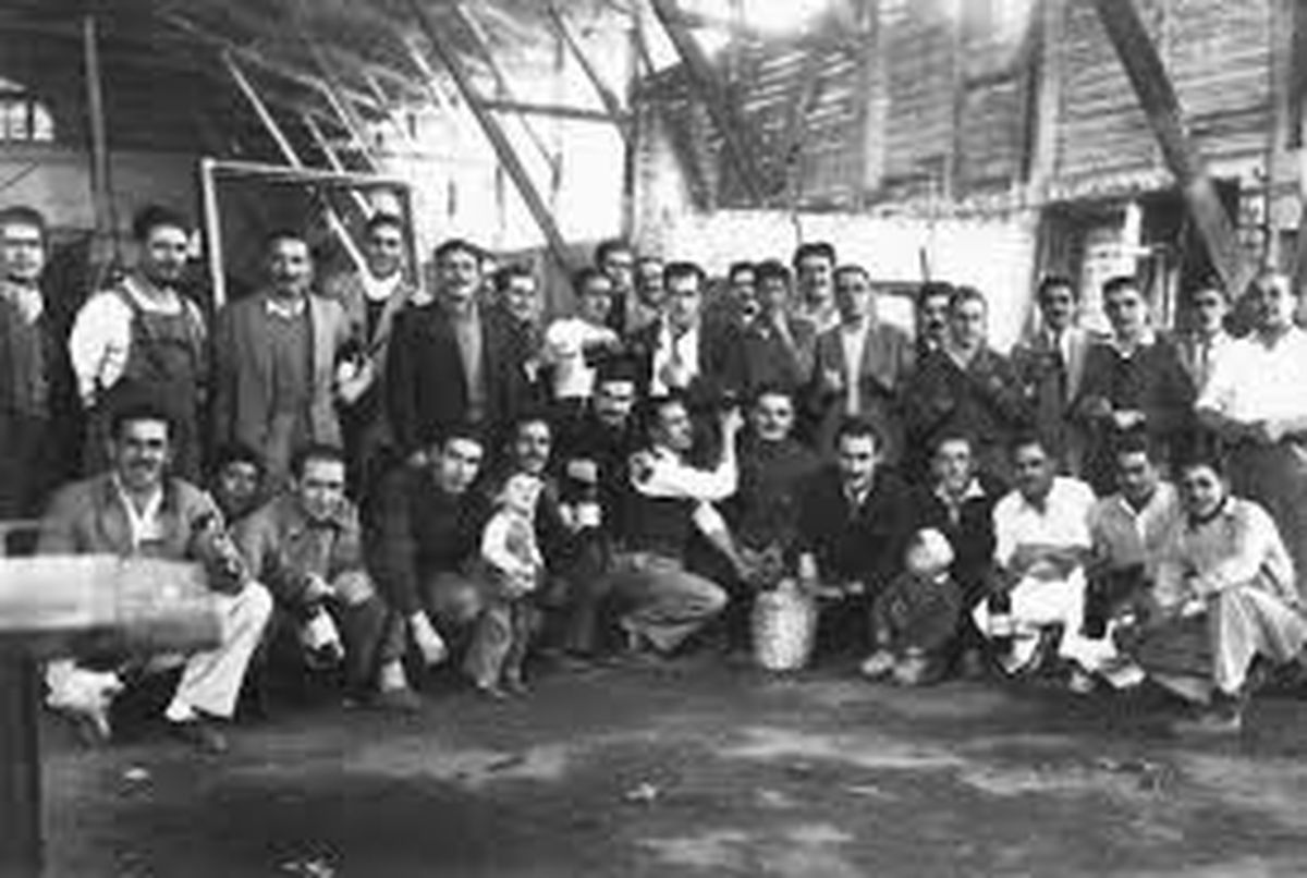 Foto histórica en los comienzos de IMPSA - Mendoza Foto histórica en los comienzos de IMPSA - Mendoza