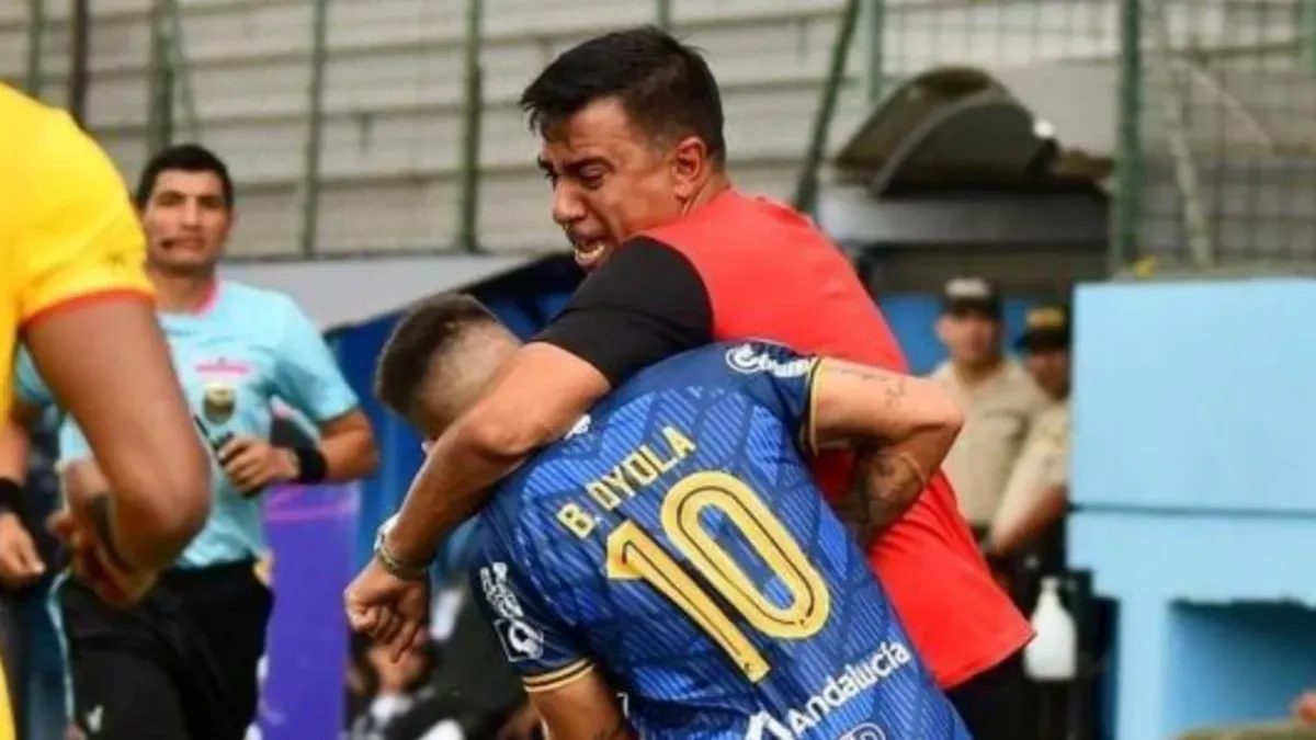 César Farías, despedido de Aucas por violento.