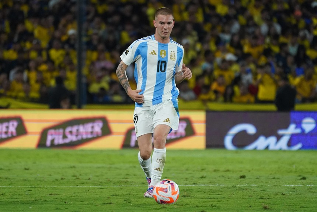 Una movida de marketing: Franco Mastantuono, con la 10 en la espalda en sus primeros partidos con la Selección Argentina. Una movida de marketing: Franco Mastantuono, con la 10 en la espalda en sus primeros partidos con la Selección Argentina.