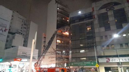 Incendio en Recoleta: Batería en llamas, principal hipótesis
