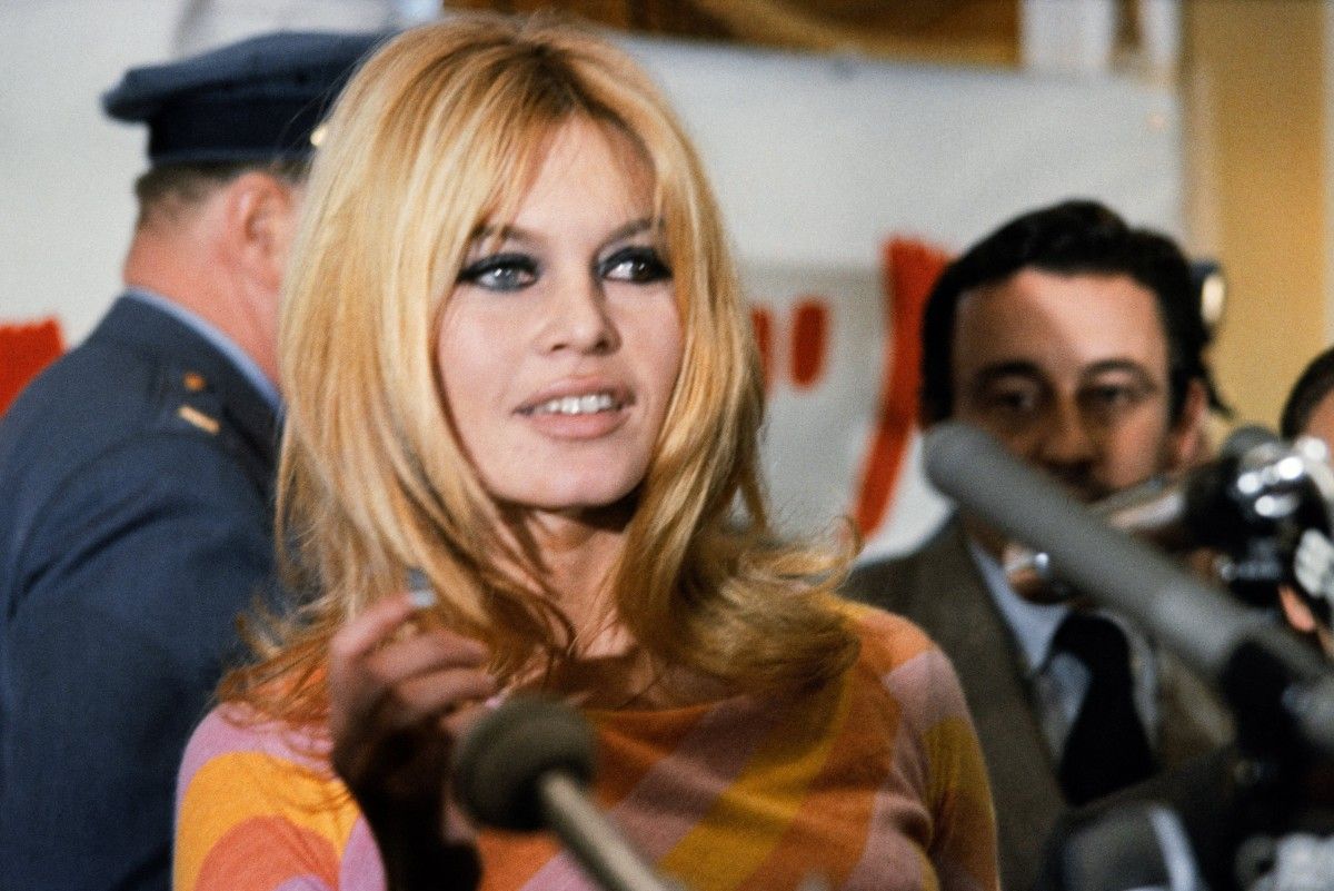 Brigitte Bardot da una conferencia de prensa en diciembre de 1965 en Hollywood (Los Angeles, USA) para la película Brigitte Bardot da una conferencia de prensa en diciembre de 1965 en Hollywood (Los Angeles, USA) para la película