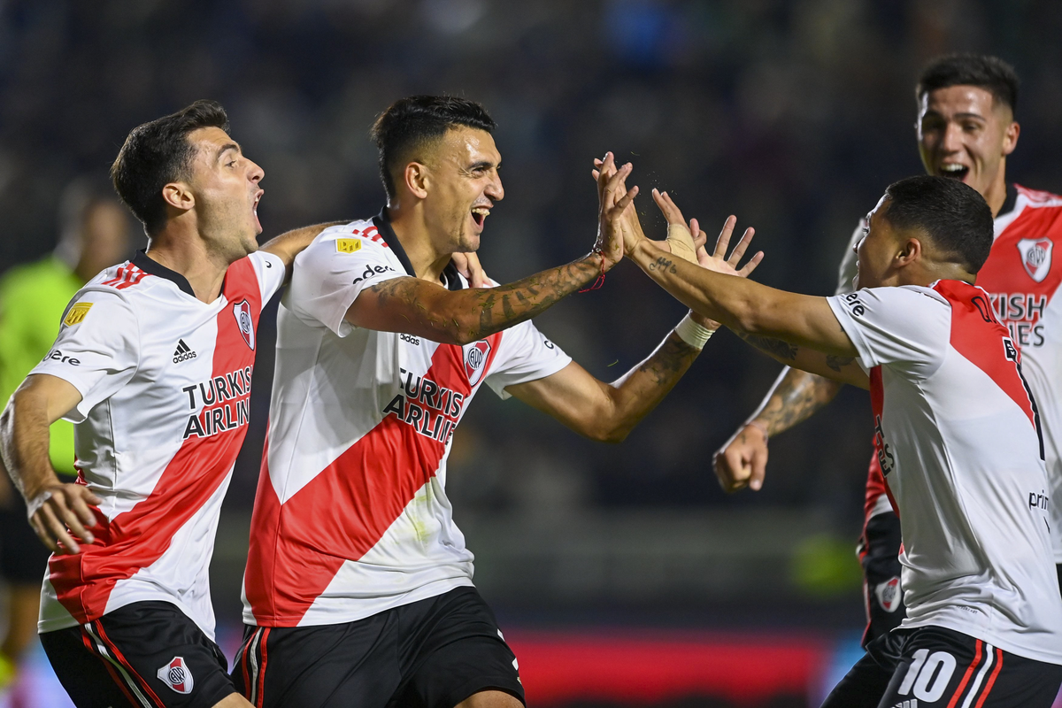 Matías Suárez festejando el segundo gol de River ante Banfield. (Noticias Argentinas).