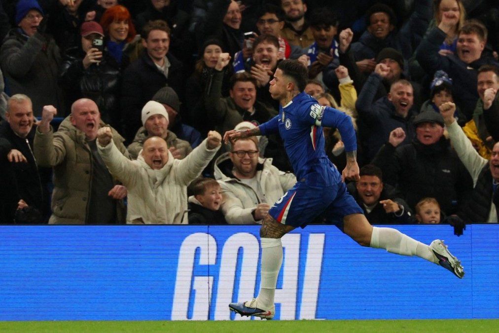 Enzo Fernández se convirtió en una de las prioridades del Manchester City para cerrar el mercado, en una operación que Chelsea sólo aceptaría negociar por una cifra millonaria.
