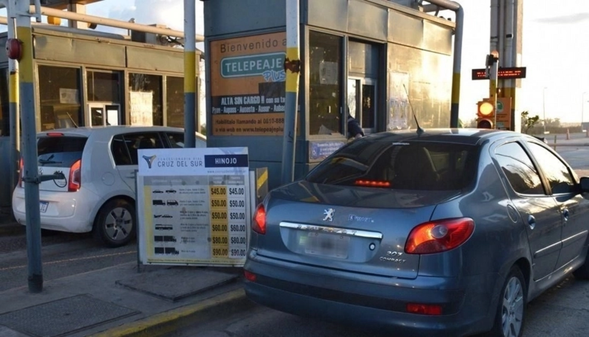 Los despidos en Olavarría generaron rechazo contra Javier Milei por lo intempestivo de la medida. Los despidos en Olavarría generaron rechazo contra Javier Milei por lo intempestivo de la medida.