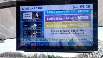 El mensaje que apareció en los monitores en algunas estaciones ferroviarias. El mensaje que apareció en los monitores en algunas estaciones ferroviarias.