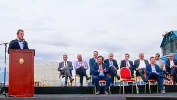 Sergio Massa y todos los gobernadores del Norte argentino. Sergio Massa y todos los gobernadores del Norte argentino.