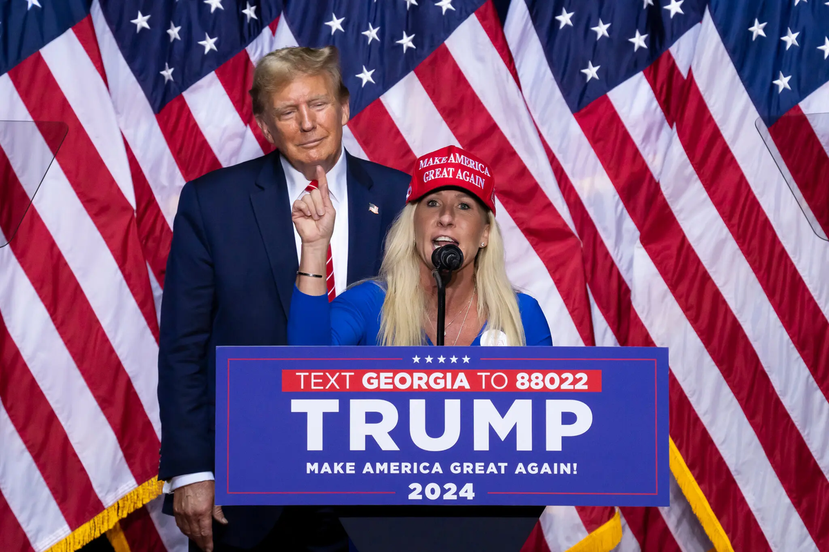 Donald Trump en la campaña para retornar al Despacho Oval, junto a Marjorie Greene Taylor. | GENTILEZA NEW YORK TIMES Donald Trump en la campaña para retornar al Despacho Oval, junto a Marjorie Greene Taylor. | GENTILEZA NEW YORK TIMES