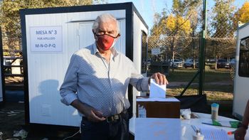 Petroleros le dice adiós a la conducción de Guillermo Pereyra, quien estuvo al frente durante 38 años. Petroleros le dice adiós a la conducción de Guillermo Pereyra, quien estuvo al frente durante 38 años.