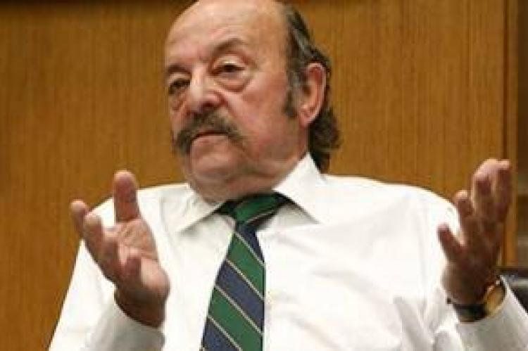 Julio Bárbaro.
