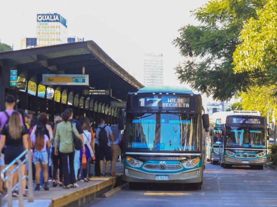 El guiño de Milei sólo para el AMBA.