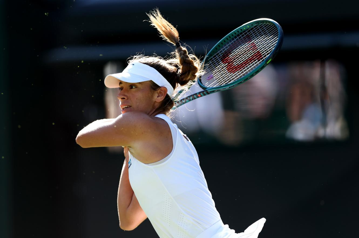 Solana Sierra entró a Wimbledon como lucky loser y, con tres triunfazos, se metió en octavos. Superó una lesión en pleno partido y volvió a poner al tenis femenino argentino en escena. Solana Sierra entró a Wimbledon como lucky loser y, con tres triunfazos, se metió en octavos. Superó una lesión en pleno partido y volvió a poner al tenis femenino argentino en escena.
