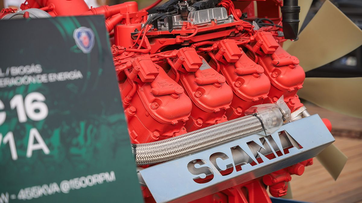 La afamada marca de camiones Scania apuesta a la producción nacional a pesar de la crisis y lanzará su motor Súper 11 litros y ofrece financiación. La afamada marca de camiones Scania apuesta a la producción nacional a pesar de la crisis y lanzará su motor Súper 11 litros y ofrece financiación.