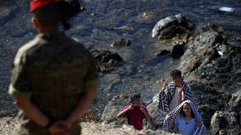 Marruecos exige recuperar a sus menores en Ceuta y Sánchez entra en un laberinto legal