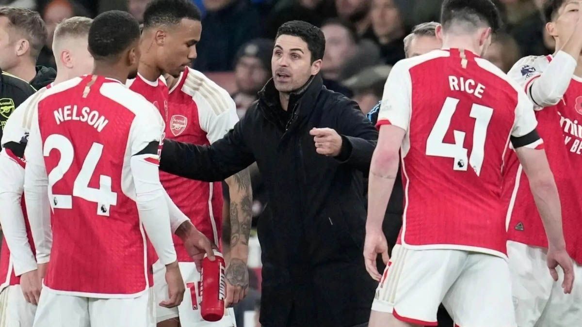 El DT del Arsenal MikelArteta puso en marcha una curiosa táctica de juego en la que contrató aladrones profesionales para “robarle”a sus jugadores.