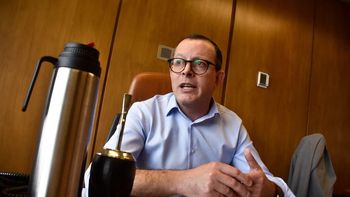 Cabildo Abierto vía Álvaro Perrone ha iniciado la embestida formal contra la ley de la marihuana en Uruguay. Cabildo Abierto vía Álvaro Perrone ha iniciado la embestida formal contra la ley de la marihuana en Uruguay.