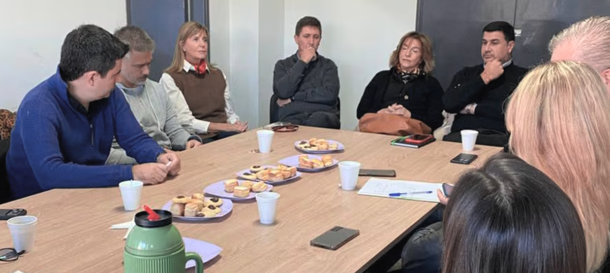 La Mesa de Acción Política se reunió luego de casi un año y medio. La Mesa de Acción Política se reunió luego de casi un año y medio.