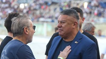 La AFA -Chiqui Tapia- presentó una cautelar que anula los artículos del DNU de Javier Milei que permiten las SAD. La AFA -Chiqui Tapia- presentó una cautelar que anula los artículos del DNU de Javier Milei que permiten las SAD.