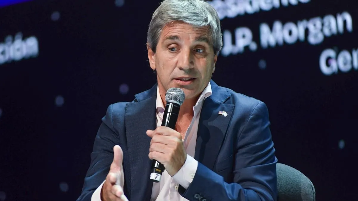 El ministro Luis Caputó calificó de "antro de corrupción" al Enhosa, el ente encargado de obras sanitarias en todo el país. El ministro Luis Caputó calificó de "antro de corrupción" al Enhosa, el ente encargado de obras sanitarias en todo el país.